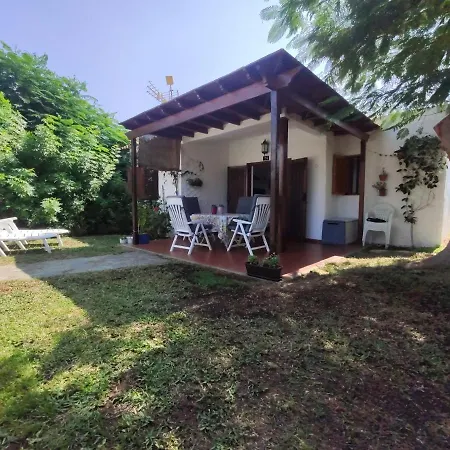 Holiday home 2 Bedroom Next Yumbo Center. Free Parking *