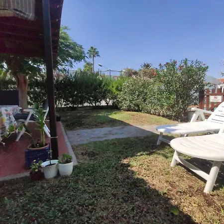 2 Bedroom Next Yumbo Center. Free Parking Holiday home