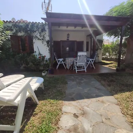 度假居 2 Bedroom Next Yumbo Center. Free Parking *