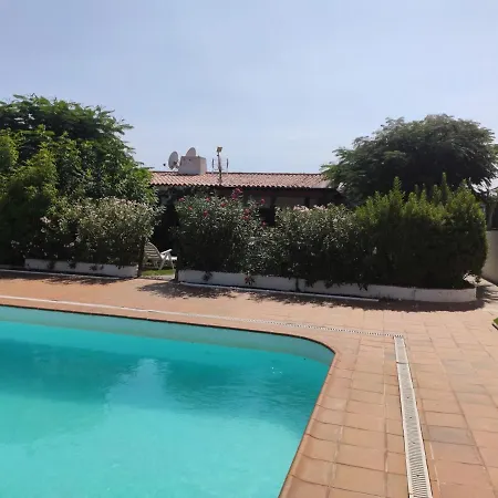 2 Bedroom Next Yumbo Center. Free Parking Holiday home