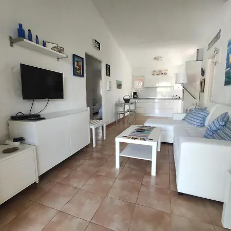 度假居 2 Bedroom Next Yumbo Center. Free Parking *