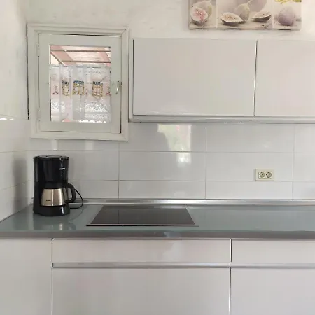 2 Bedroom Next Yumbo Center. Free Parking Holiday home