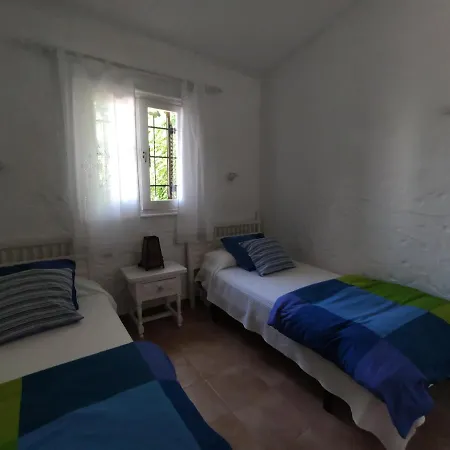 2 Bedroom Next Yumbo Center. Free Parking 度假居