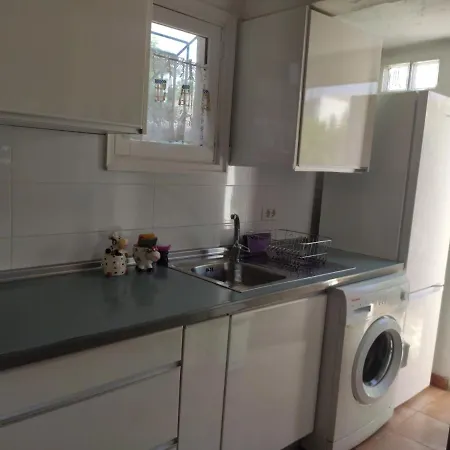 2 Bedroom Next Yumbo Center. Free Parking 度假居 *